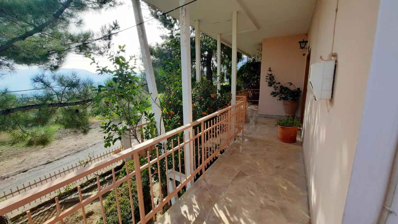 Georgia'S Village House Kondostavlos Esterno foto