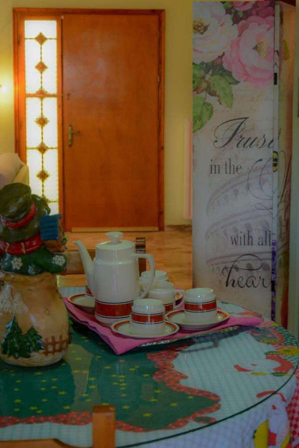 Georgia'S Village House Kondostavlos Esterno foto
