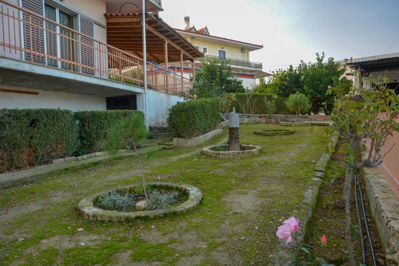 Georgia'S Village House Kondostavlos Esterno foto